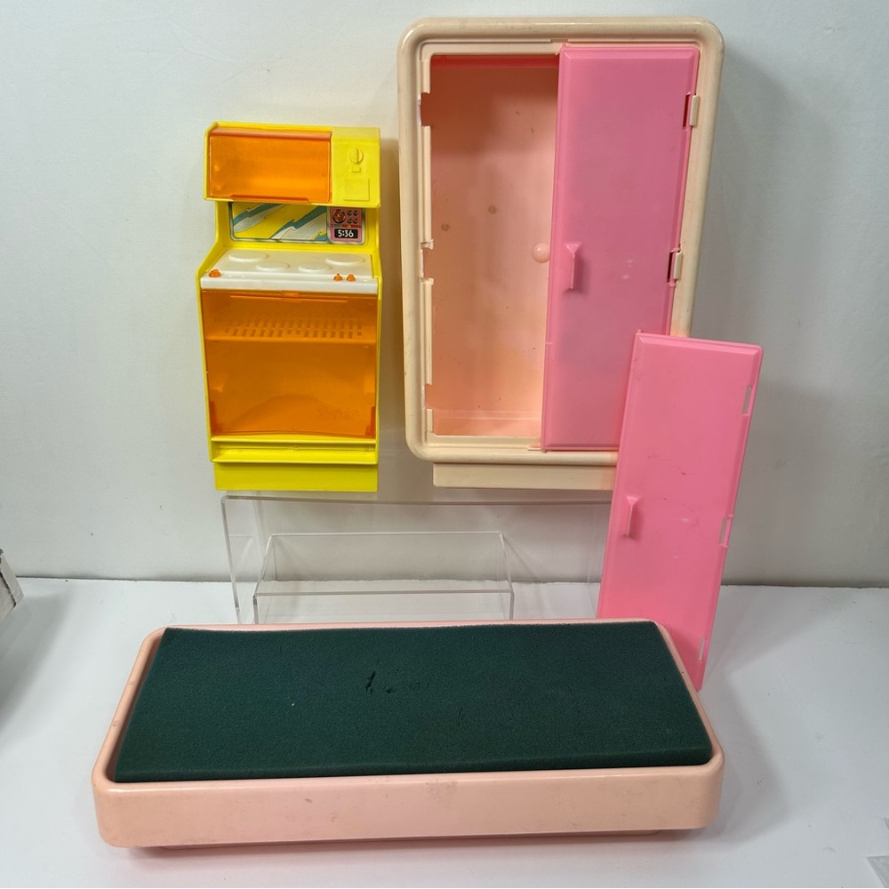 Vtg 70s Barbie Dream House Furniture Armoire Closet Flatform Bed Stove Orange